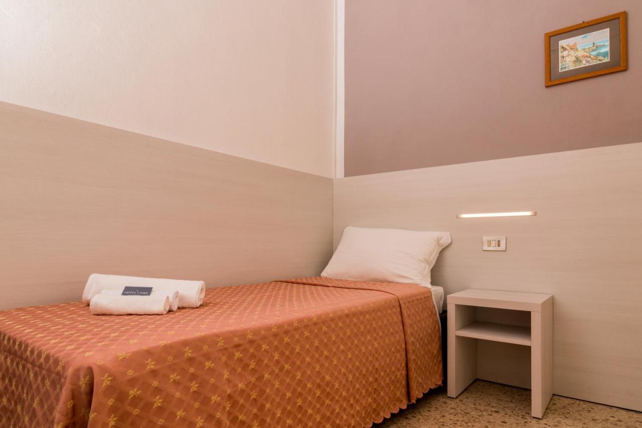 Hotel Lydia チェルヴィア エクステリア 写真